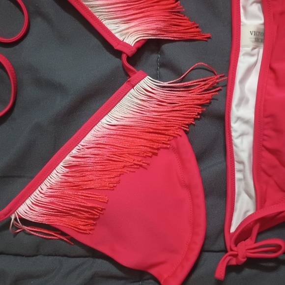 Victoria Secret NIP MD BS Fringe Tri Top String Bottom Strawberry 🍓 - Picture 2 of 10